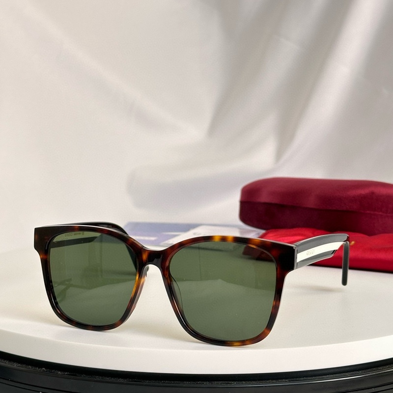 Gucci Sunglasses 271